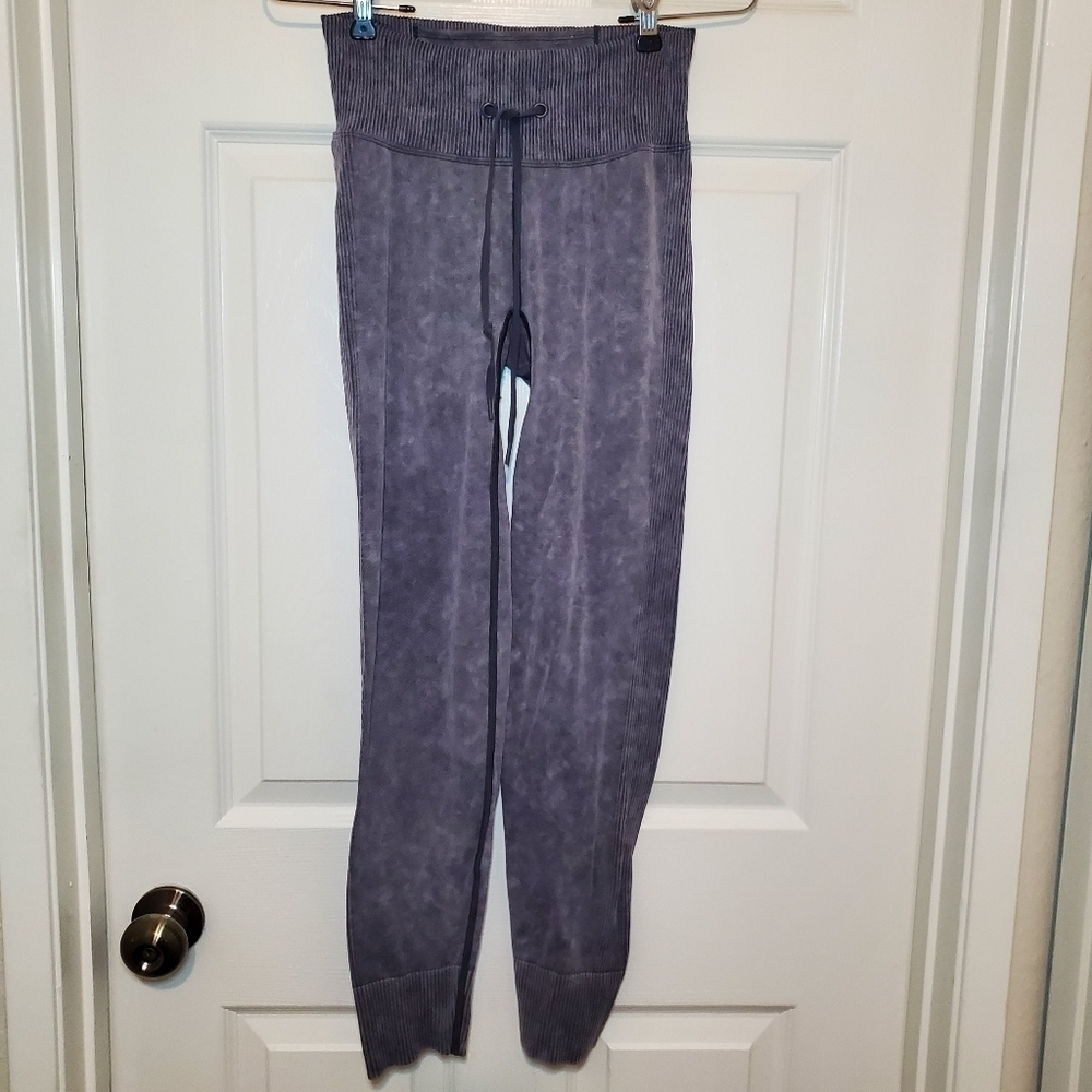 Victoria's Secret Pink Active Pants size S- Gray Pull on Mid Rise Legging